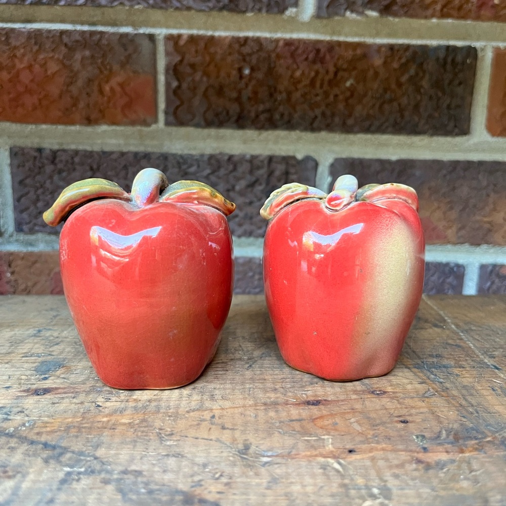 Ceramic Apple Salt & Pepper Shakers